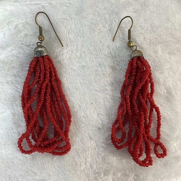 Vintage red coral necklace and earring set. - Picture 2 of 6